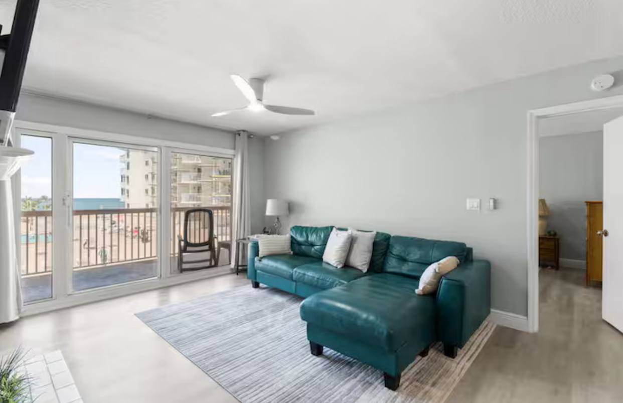 Unit 2204-2 bedroom & 3 beds