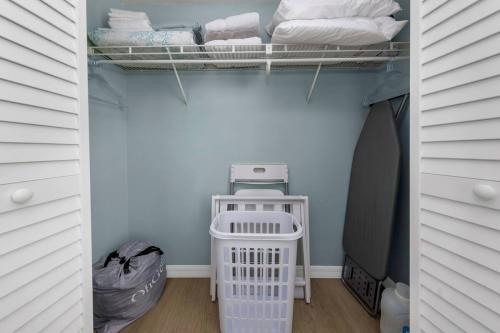 f0048861-8bb7-4498-8e3a-87b84c2f0d53