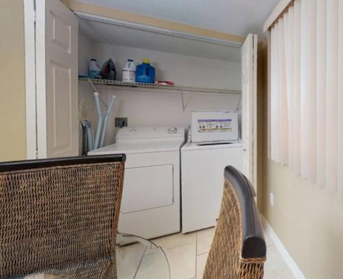 photo_5996906868418661410_y