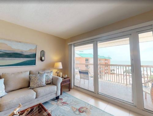 photo_5996906868418661419_y