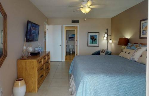 photo_5996906868418661429_y