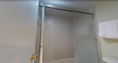 photo_5996906868418661552_y