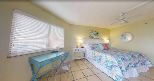 photo_5996906868418661553_y