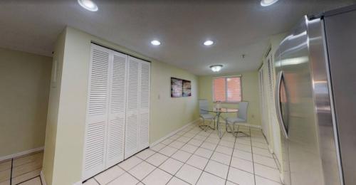 photo_5996906868418661554_y