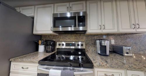 photo_5996906868418661555_y