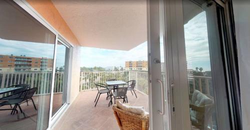 photo_5996906868418661556_y