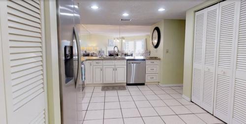 photo_5996906868418661562_y