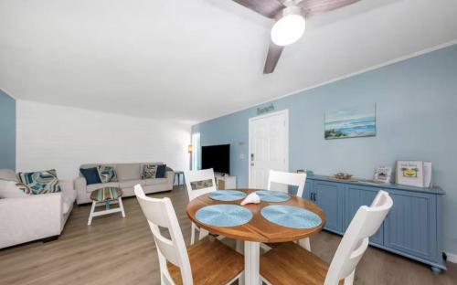 photo_5996906868418661617_y