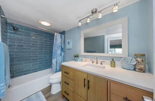 photo_5996906868418661621_y